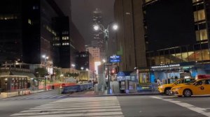 Метро Нью-Йорка ночью.