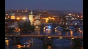 Томио Окамура счел провокацией размещение флага Украины на Карловом мосту в центре Праги