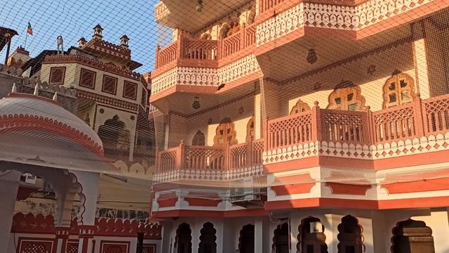 Вот такой у нас красивый отель,да ещё и с бассейном! смотреть онлайн