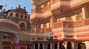 Вот такой у нас красивый отель,да ещё и с бассейном!