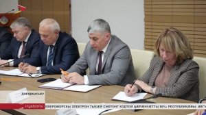 Премьер Дзанайты Барис амыдта æрвылкъуырион аппаратон æмбырд