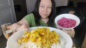 Мукбанг Треска под маринадом с рисом,  свекла с чесноком. И конечно же, шампанское!