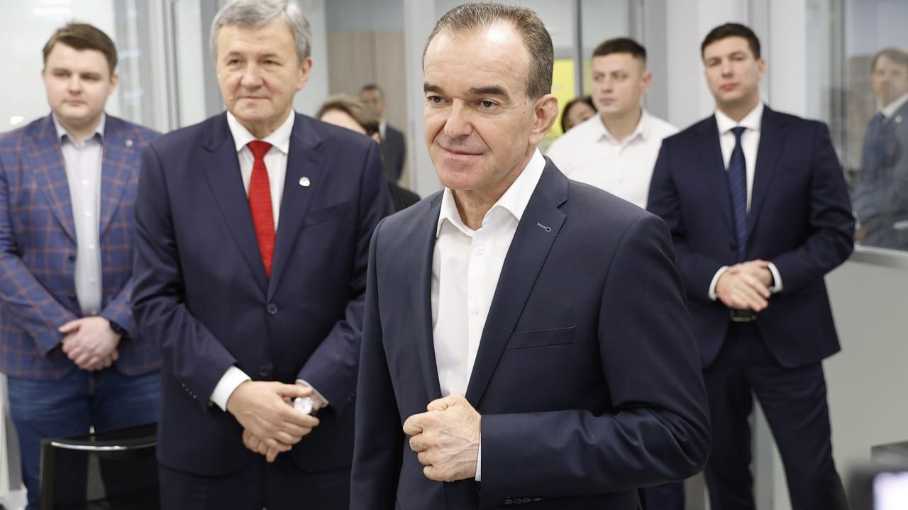 Кондратьев наградил победителей конкурса «Премия IQ года» в КубГУ смотреть онлайн