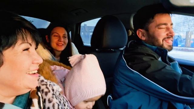 Наше утро 💪 едем в ТЦ Июнь на крайнюю прогулку, самый лучший транспорт👍 смотреть онлайн