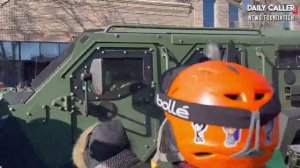 Вот это уже интересно! Бронетехника в Миннеаполисе. А война будет? 😁