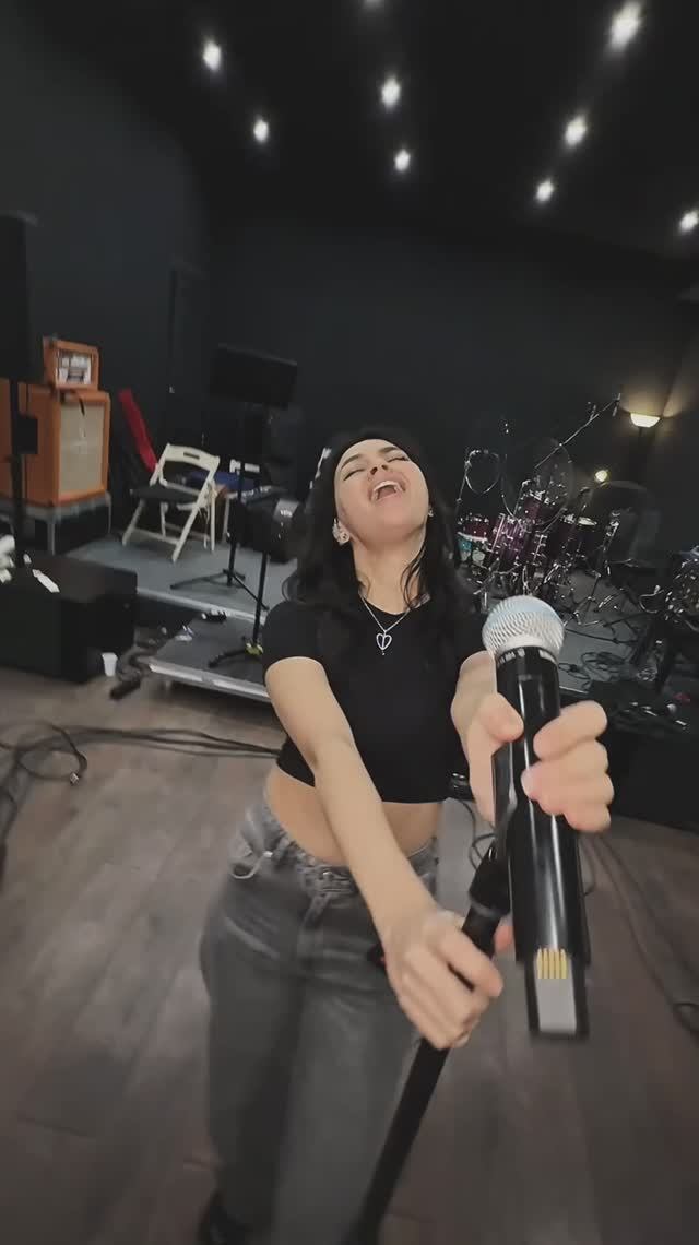 SEREBRO - Кто я для тебя (анонс) смотреть онлайн