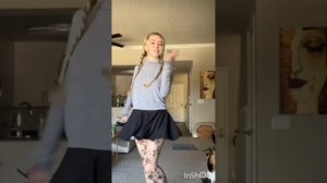 Нейлоновый ангел — высокие каблуки, чулки, колготки и модная модель из нейлона.