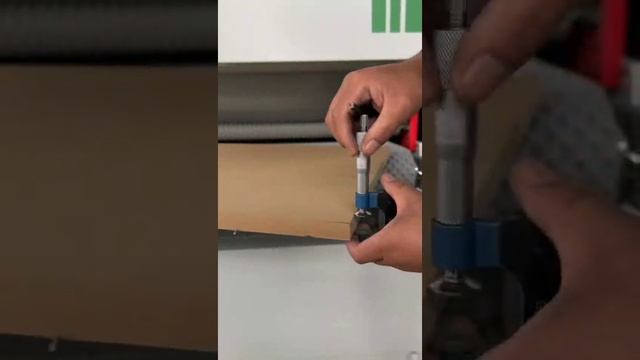 Калибровально-шлифовальный станок для шлифовки МДФ, мебельного щита, шпонированных заготовок смотреть онлайн