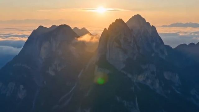 рассвет над горами !!! смотреть онлайн