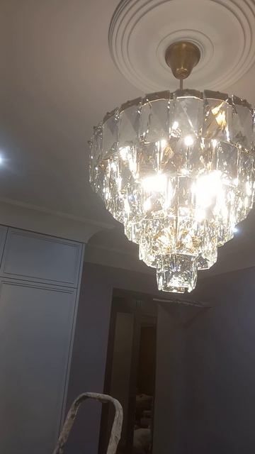 Монтаж люстры в квартире смотреть онлайн