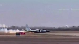 Пылающий самолет NASA экстренно приземлился в аэропорту Техаса