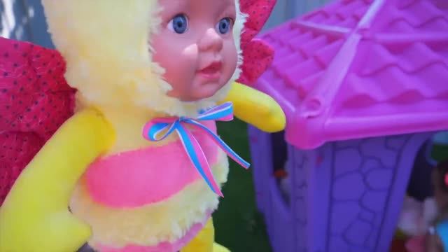 Настя и папа строят новый домик для игрушек Nastya and papa are смотреть онлайн