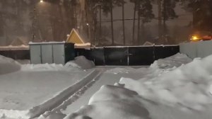 СНЕЖНЫЙ ЗАВАЛ НА РАБОТЕ НЕ УСПЕВАЮ ЧИСТИТЬ, ХОРОШО ЧТО ДОМОЙ СЕГОДНЯ ПОЕХАЛ, НО ПОРАБОТАЛ С УТРА