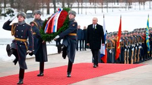 День Ленинградской Победы: память, цветы и личная история президента