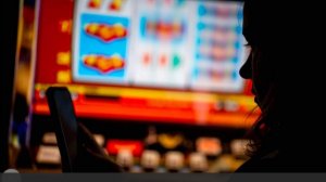 Экономист рассказал о последствиях возможной легализации онлайн-казино