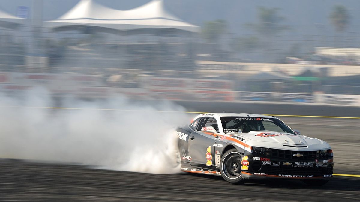 Steppin' the gas ("Drifters' Paradise" videogame OST) смотреть онлайн