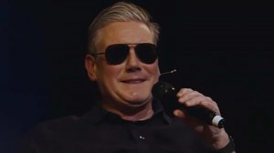 Стармер спародировал Макрона в солнцезащитных очках