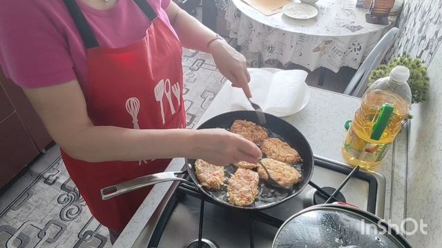 Жарю капустные  котлетки