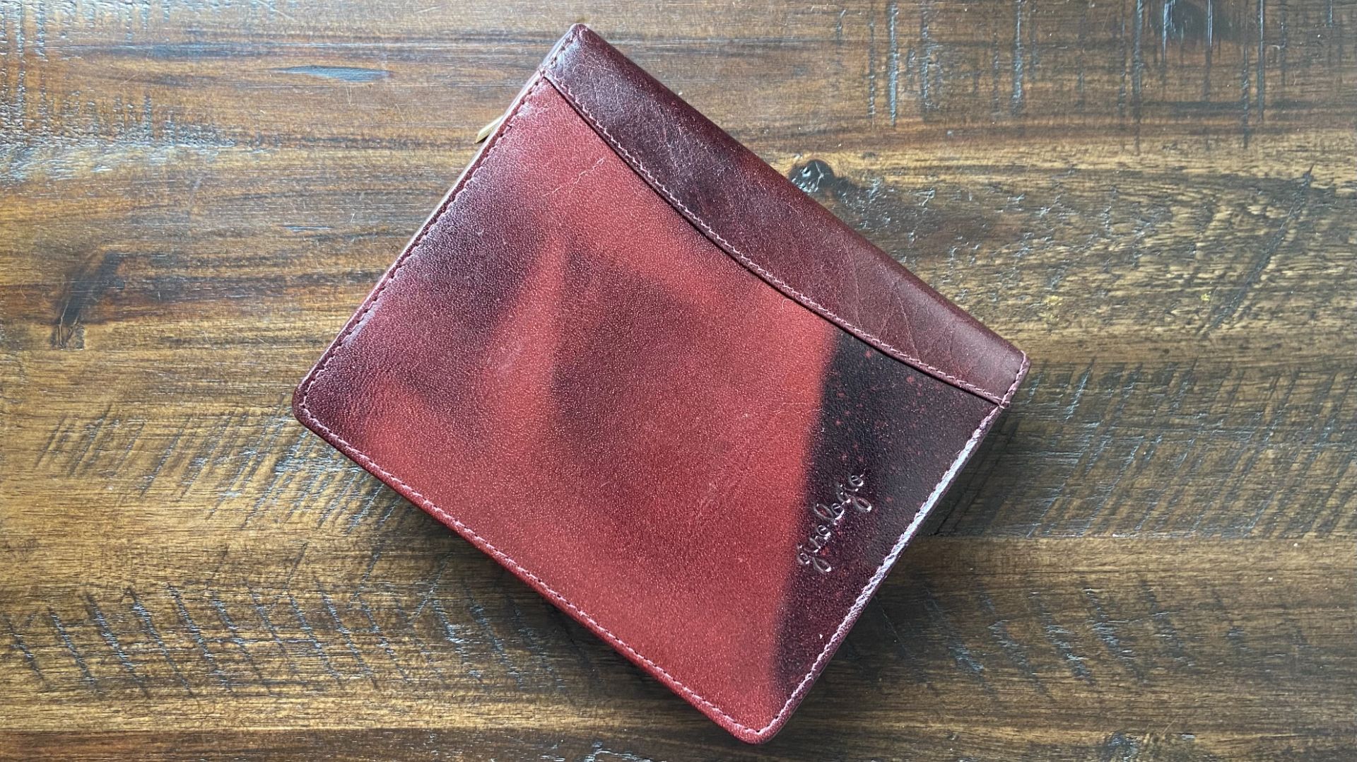 Кожаный пенал Girologio на 12 ручек смотреть онлайн