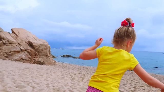 Настя и её обычный день с куклой смотреть онлайн