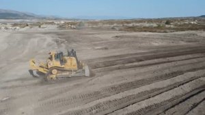 Бульдозеры Caterpillar D9T и Komatsu D275 восстанавливают огромную старую шахту | Потрясающее видео