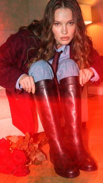 Пишите в комментариях слово «гениально» и я скину доступ к бесплатному обучению по нейросетям❤️ смотреть онлайн