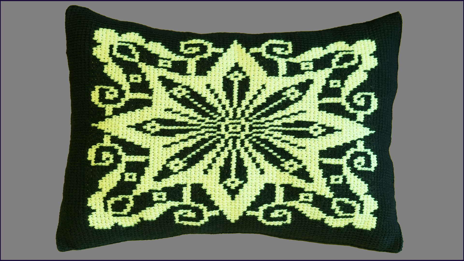 Подушка крючком с узором Звезда. Тунисское вязание. Часть 6. смотреть онлайн