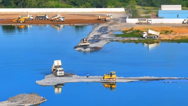Amazing Dump Truck Filling Lake with SHANTUI Bulldozer Pushing Soil Building New Road смотреть онлайн