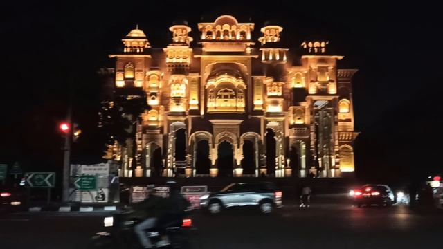 Вечером у ворот между старым и новым городом! смотреть онлайн