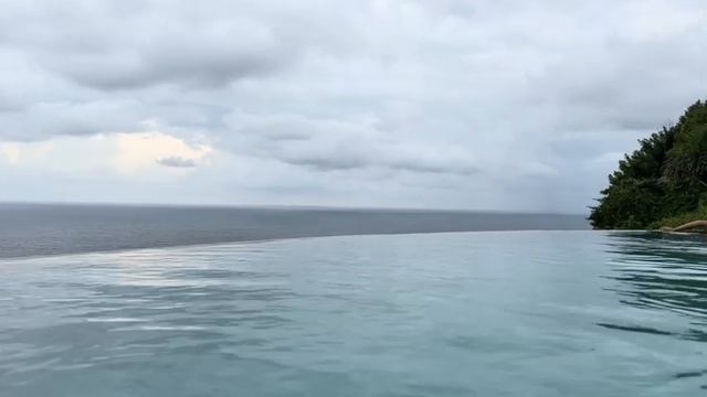 Беженец🇮🇩Бали. УРАГАН В САВАЙЕ. КУПИЛ КРУТЕЙШИЙ РЮКЗ смотреть онлайн