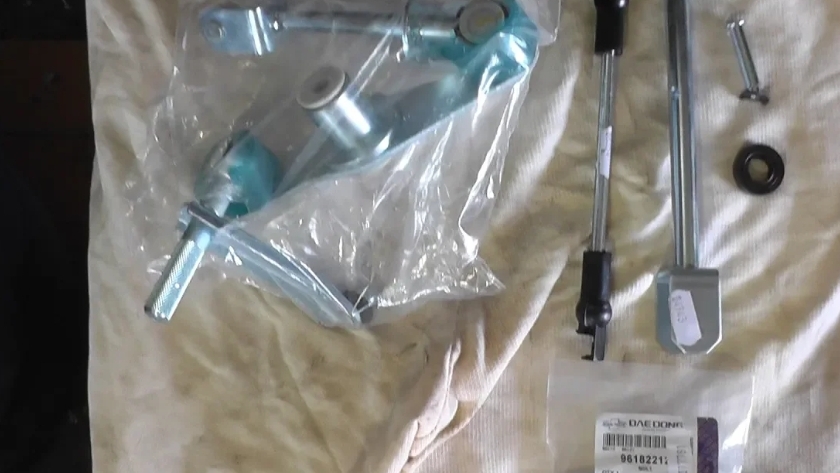 Замена механизма переключения передач (вертолета) Chevrolet Aveo смотреть онлайн