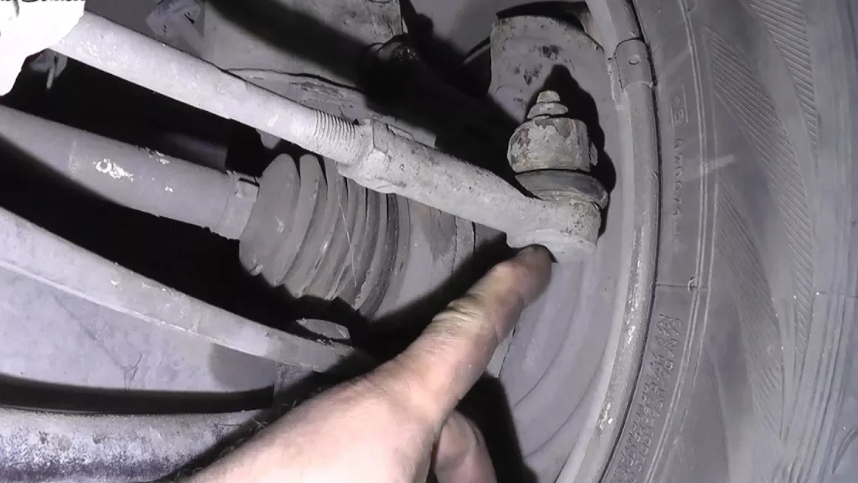 Диагностика состояния рулевых тяг, наконечника и шаровой опоры Renault Kangoo смотреть онлайн