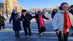 Я бабенка хоть куда. Танцы