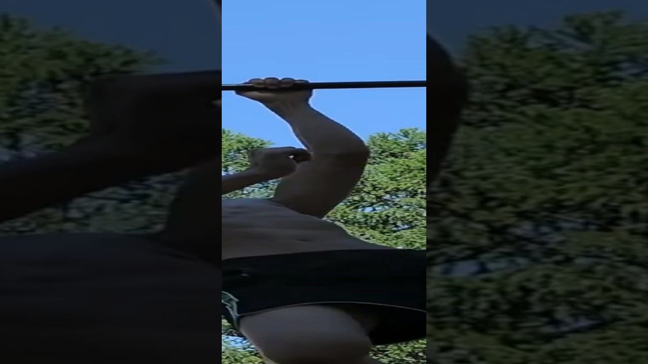 One arm pull up on left arm смотреть онлайн