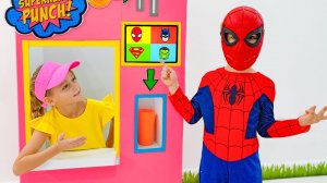 Волшебные конфеты превращают детей в супергероев.