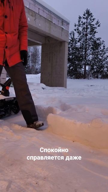 Взял аккумуляторный снегоуборщик — и больше не хочу бензиновый! #снегоуборщик #дача #зима #снег смотреть онлайн