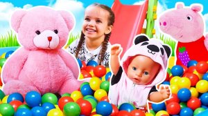 Играем в игрушки с Беби Бон на площадке! Видео про куклы для девочек