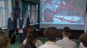 «Блокадный хлеб» раздавали сегодня ученики школы №27 на улицах Серова