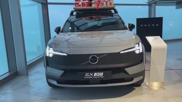 Volvo EX30 Cross Country 2026 обзор смотреть онлайн