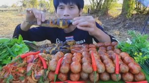 Колбаски Исана и суп из бамбуковых побегов , подаётся с свежими овощами!