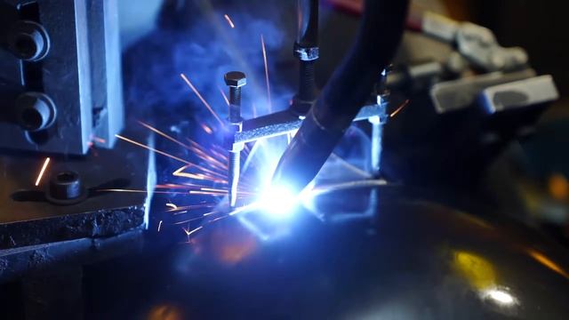 Процесс массового производства воков. Японская фабрика по производит миллион воков в год. смотреть онлайн