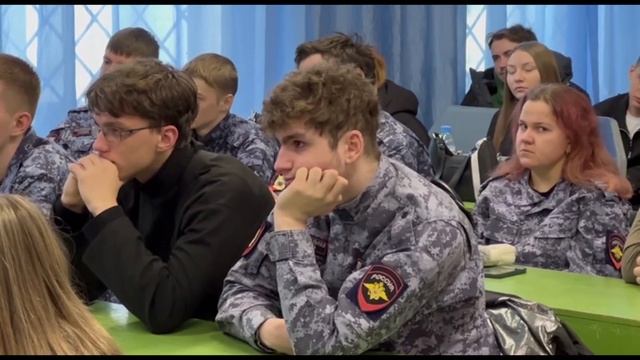"Студенческий десант" в Каменске-Уральском: знакомство с работой полиции смотреть онлайн
