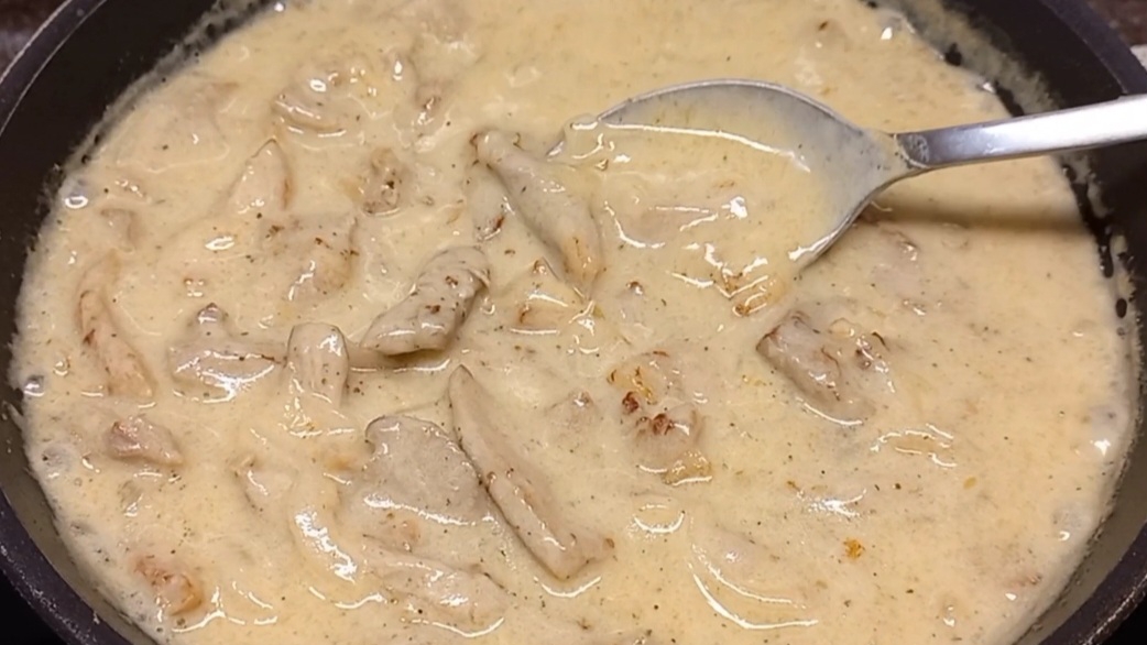 КАК ВКУСНО И ПРОСТО ПРИГОТОВИТЬ МЯСО С ПОДЛИВОЙ НА СКОВОРОДЕ смотреть онлайн