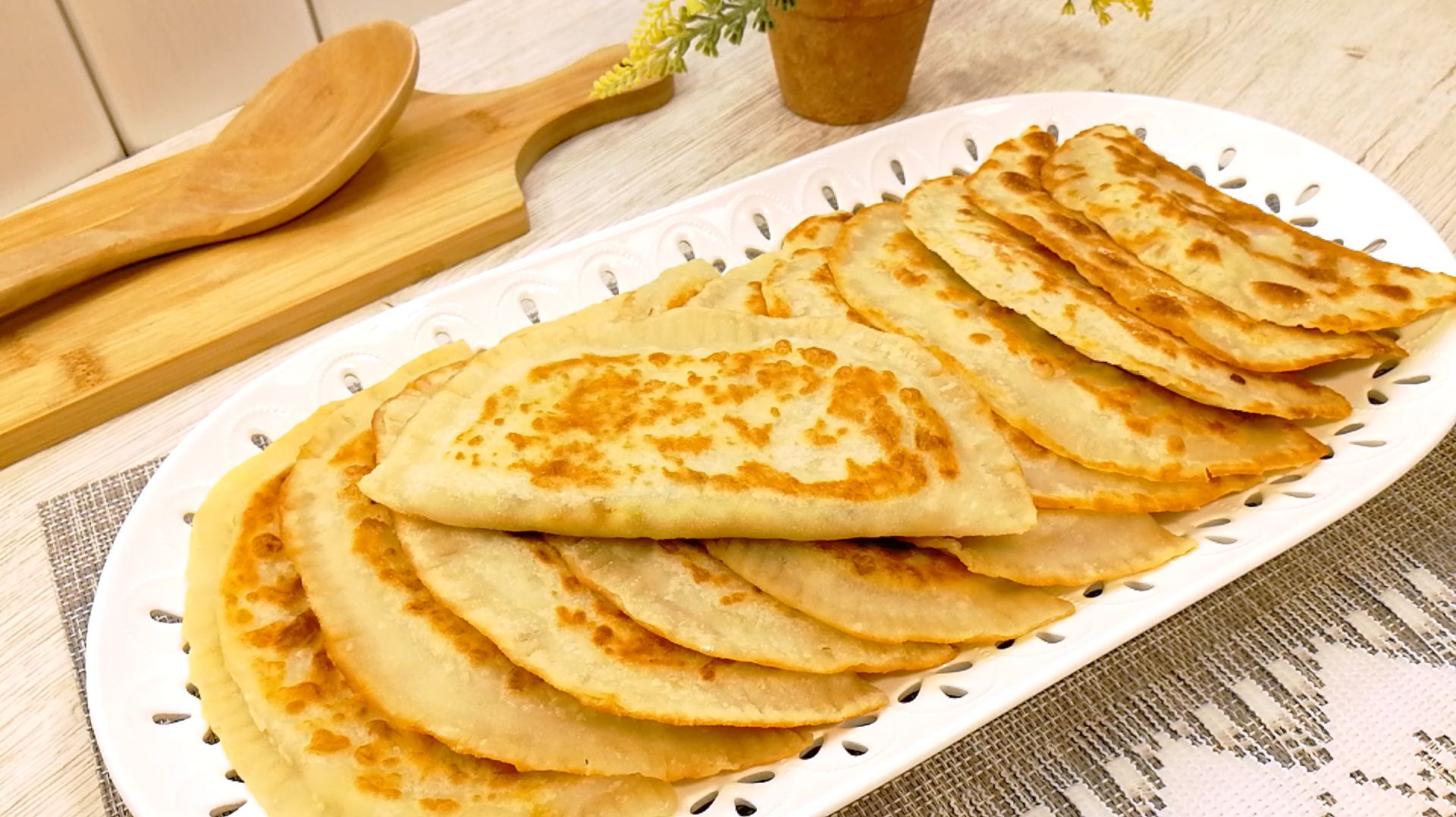 Самая необычная начинка из самых обычных продуктов - "Волшебные лепешки"! смотреть онлайн