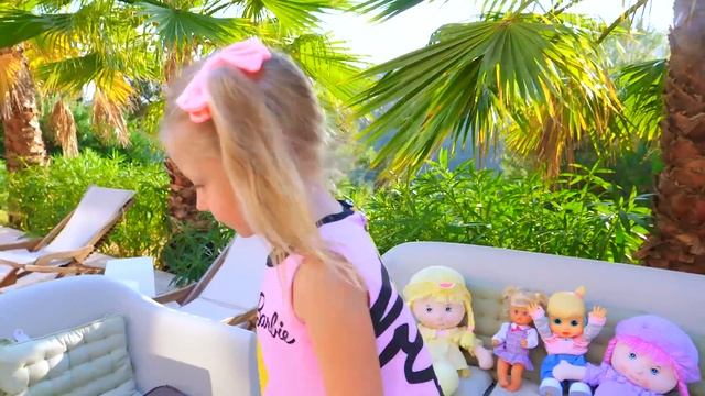 Настя играет в прятки с куклами смотреть онлайн