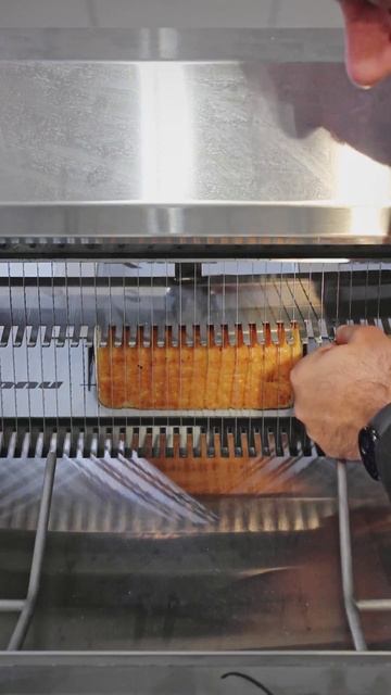 Хлеборезка электрическая ПищТех ЭХМ-180