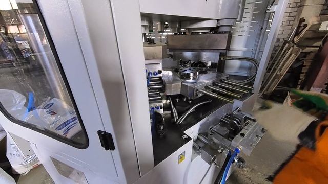 Инжекционно-выдувная машина 30S IMSTECH.