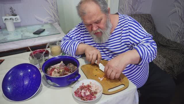 Вкусный кекс с домашним салом Быт в сельском доме ПОДВАЛ ИЛЬИЧА ассорти за день смотреть онлайн