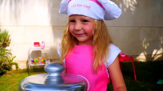 Настя и папа играют в ресторан смотреть онлайн