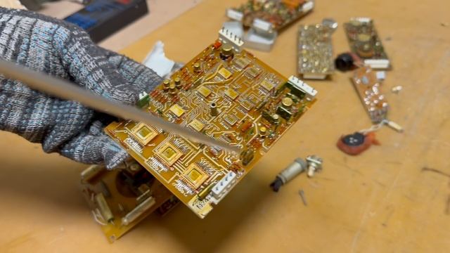 В разборе УКВ РАДИОСТАНЦИЯ Р-838К смотреть онлайн